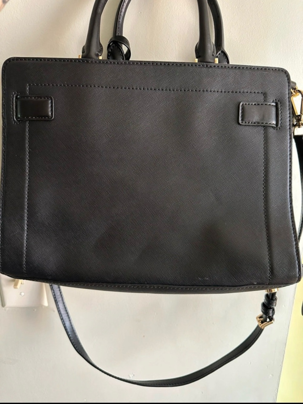 Michael Kors Black Saffiano Purse with Gold MK Charm - Picture 2 of 4
